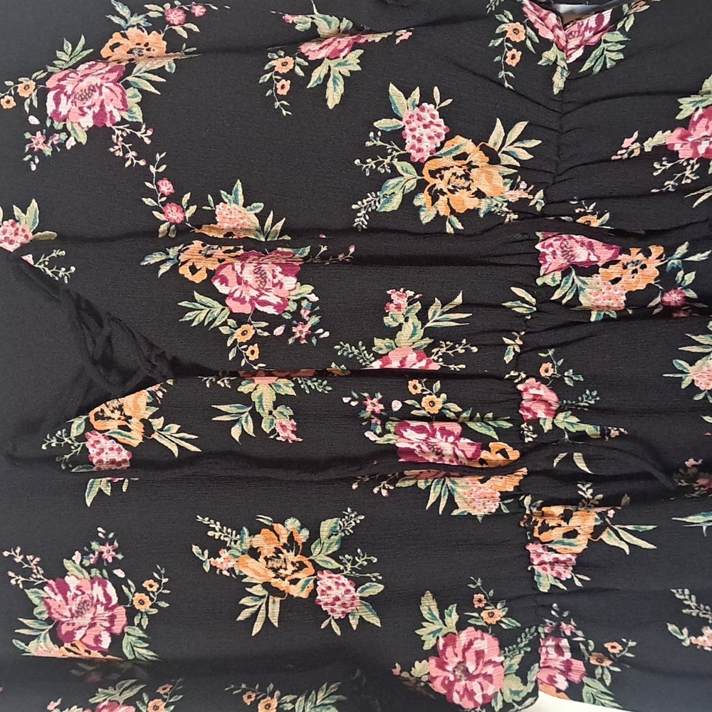 Dress - Picture 3 of 4